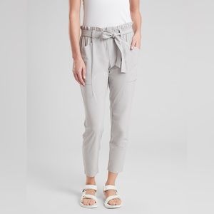 EUC Athleta skyline pant Marked 2P Fits like 0P